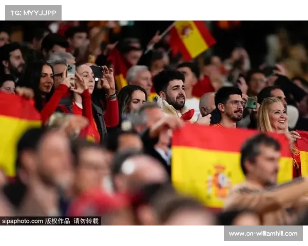 河南男排主场观众近2000人冒寒观赛，文明助威成赛场亮点