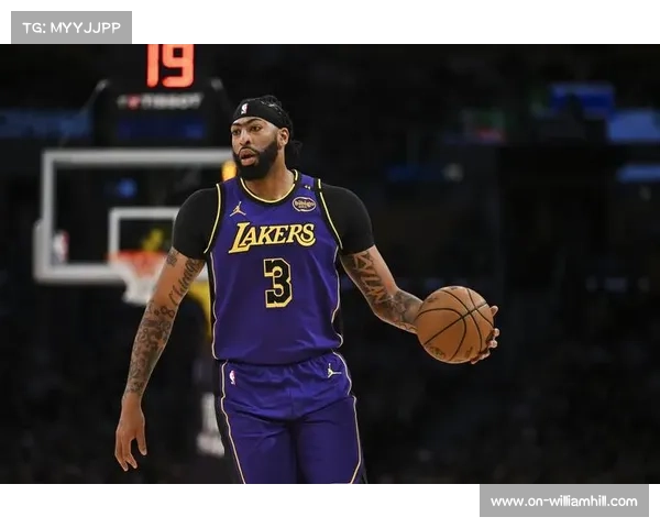 湖人队安东尼-戴维斯因手部伤势被列为出战成疑